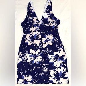 Lush absolutely gorgeous flower print sleeveless Black dress . Size L * New *